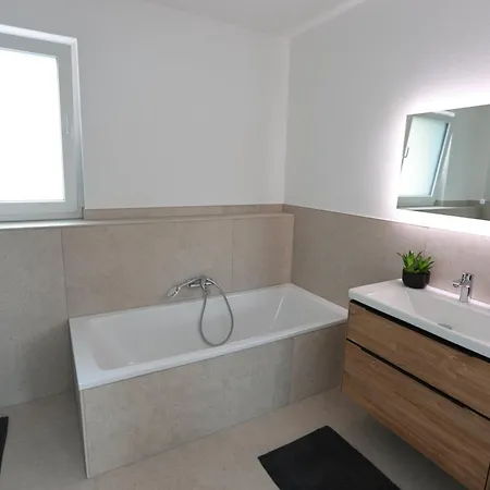 Gemuetliches Ferienapartment Mit Panoramablick דירה